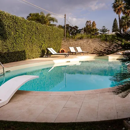Aristotele - Private Pool *