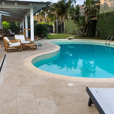 Aristotele - Private Pool וילה