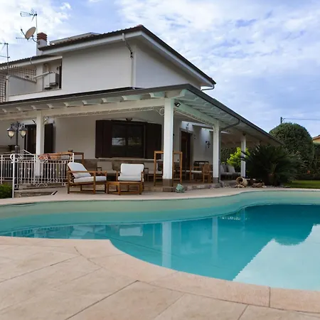 Aristotele - Private Pool