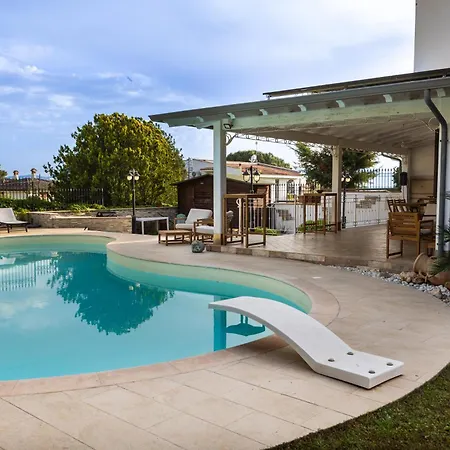 Aristotele - Private Pool וילה