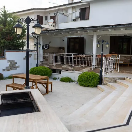 Aristotele - Private Pool *